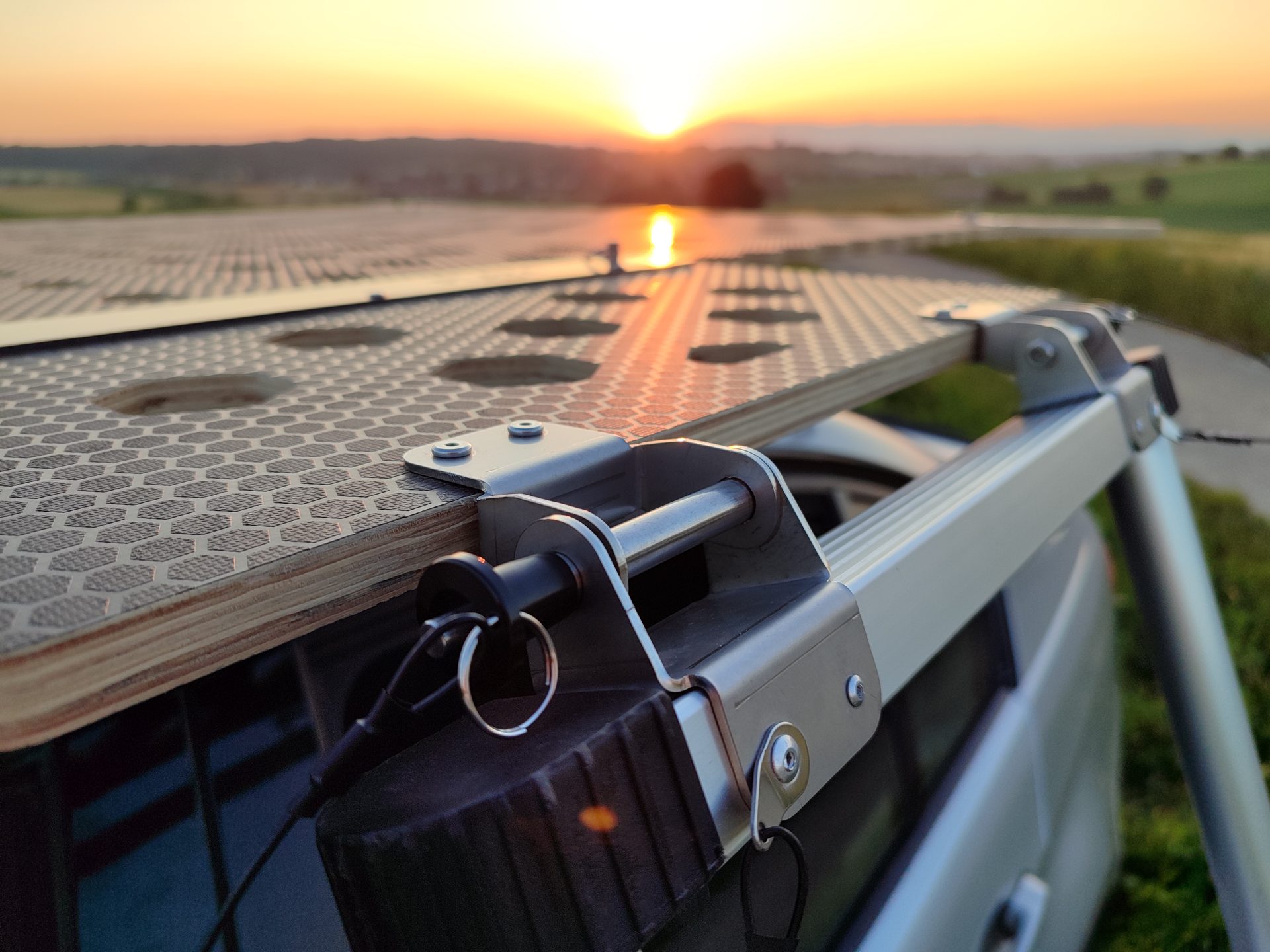 Plat4tent at sunrise
